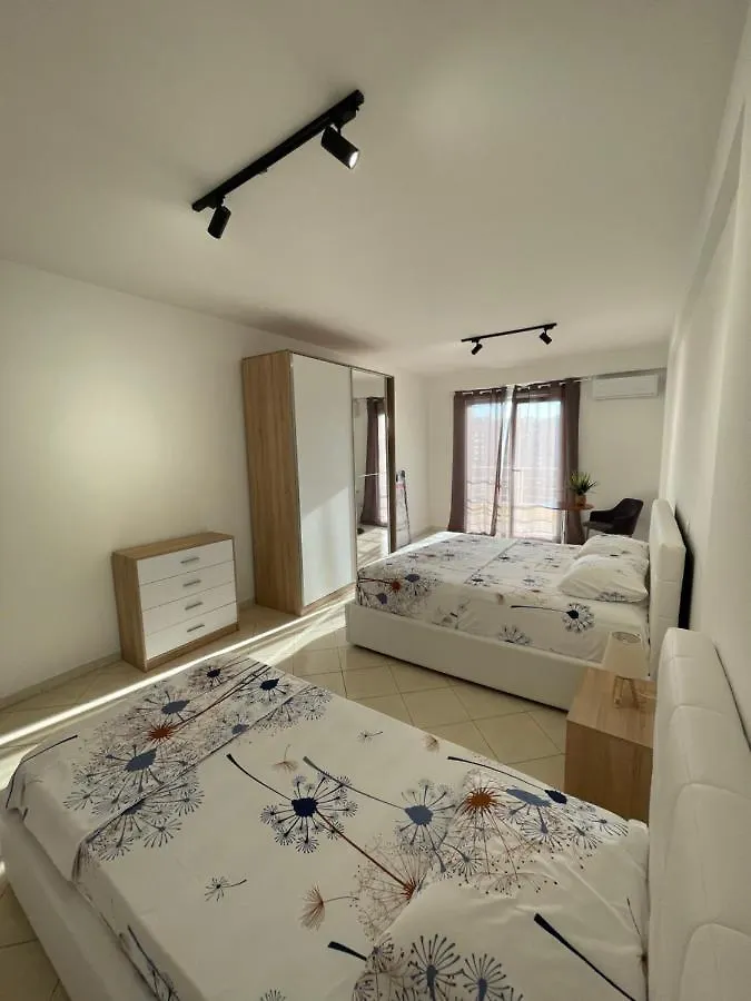 Sunny Apartment Durrës 阿尔巴尼亚